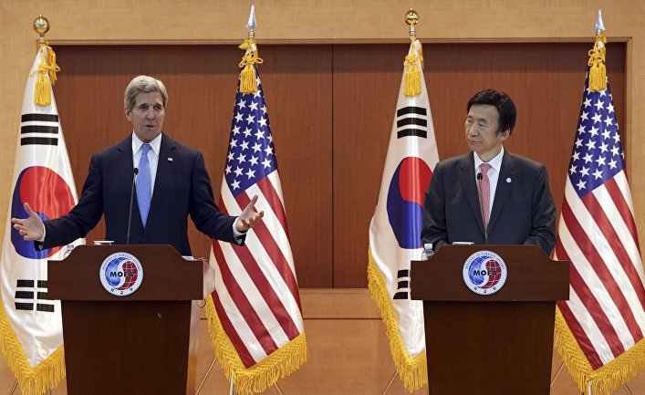 U.S. Secretary of State John Kerry and  South Korean Foreign Minister Yun Byung-se