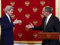 US Secretary of State, John Kerry, left, and Russia's Foreign Minister, Sergey Lavrov, shake hands after their joint press conference at the Kremlin, Tuesday, Dec. 15, 2015 in Moscow